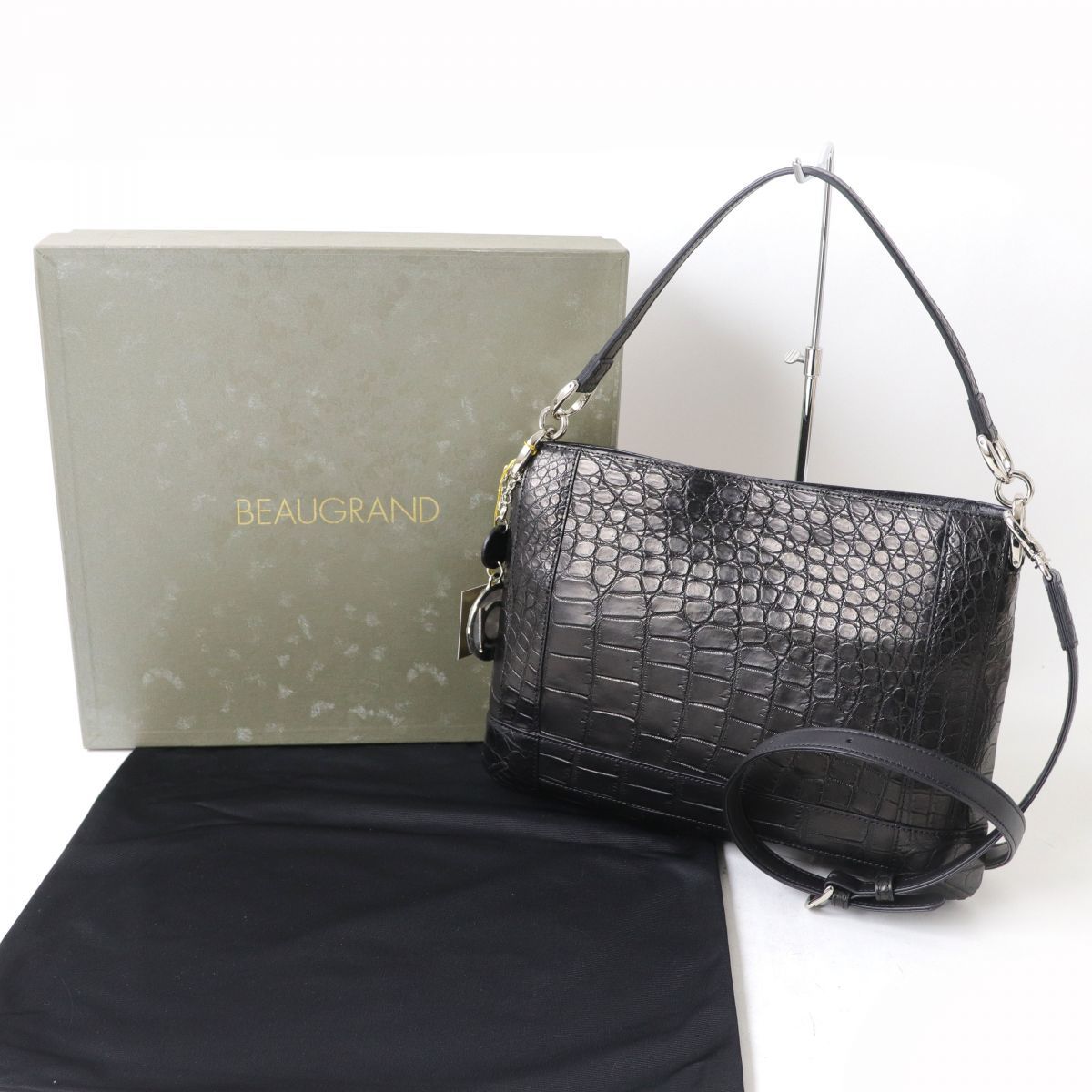 未使用品△BEAUGRAND ボーグラン ロゴチャーム・JRAタグ付き マット