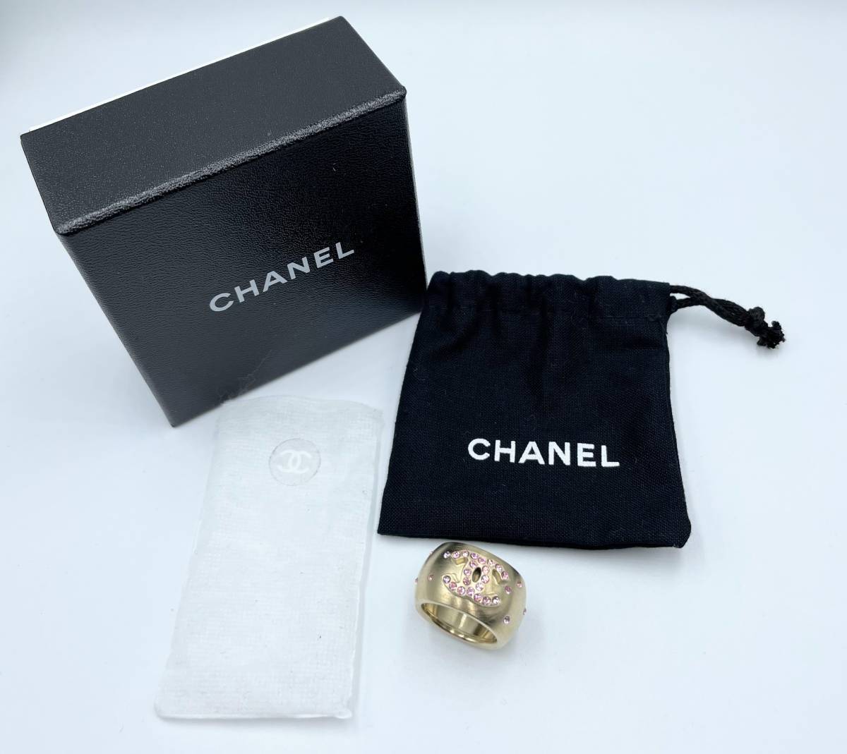 オンラインショップ】 美品 新品同様 CHANEL 箱付き ストーン ライン