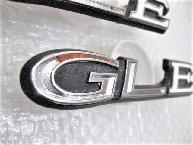 ★希少 GLE セドリック 330 331 CEDRIC 日産 NISSAN GL-E ロゴ リア サイドエンブレム 2点 旧車 中古_画像7