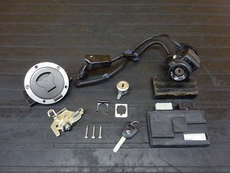 000B-230118】CBR400R(NC56-1001) メインキー...+sobrape.com.br