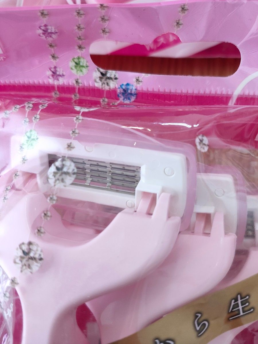 ボディー用カミソリ 貝印 ピュアコマチ 4枚刃 肌に優しい 3本入り×6セット 合計18本 T字剃刀