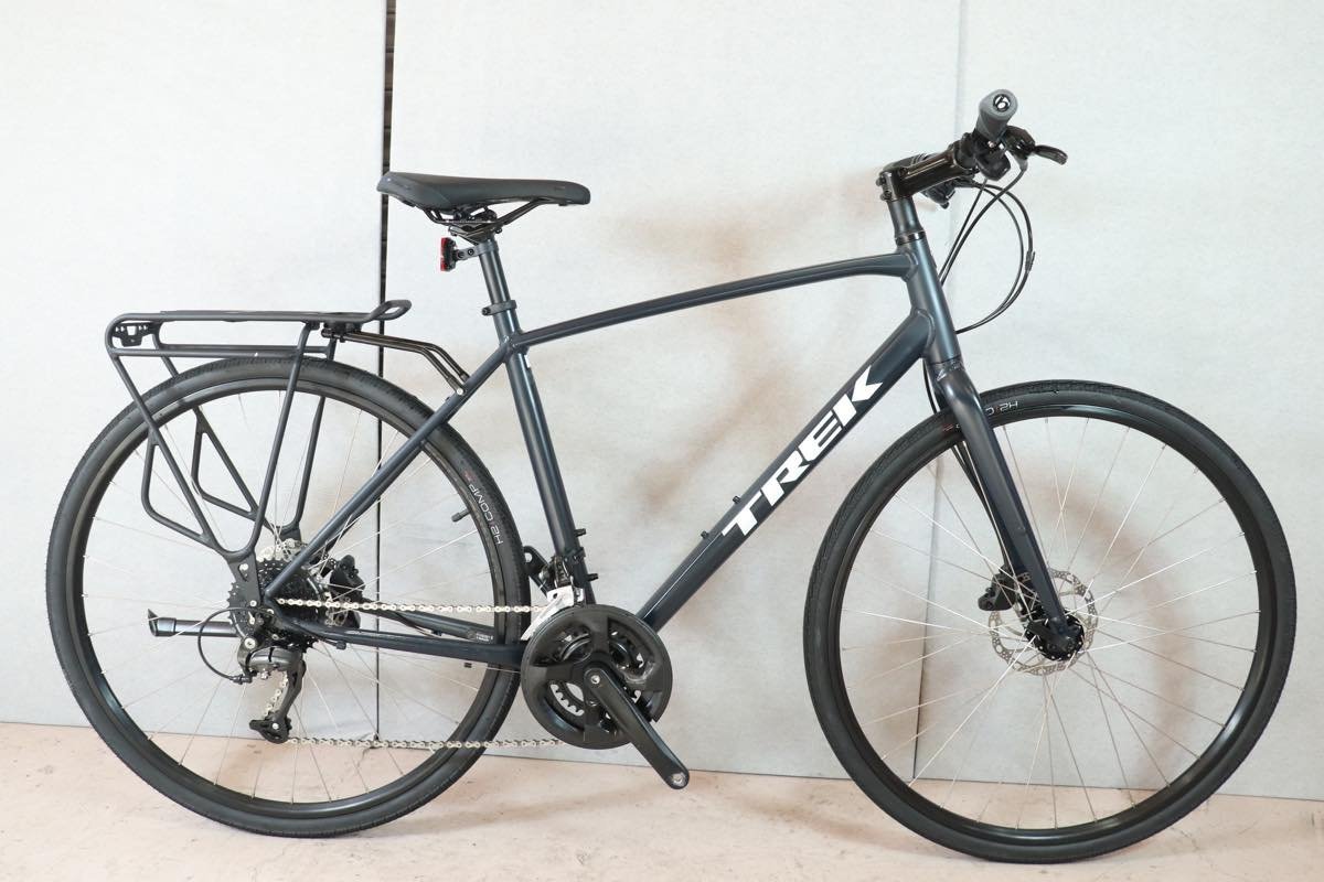 【★安心の定価販売★】 SHIMANO クロスバイク DISC FX2 トレック リアキャリア付!!■TREK 2X9S 超美品 2023年モデル サイズL Lサイズ以上