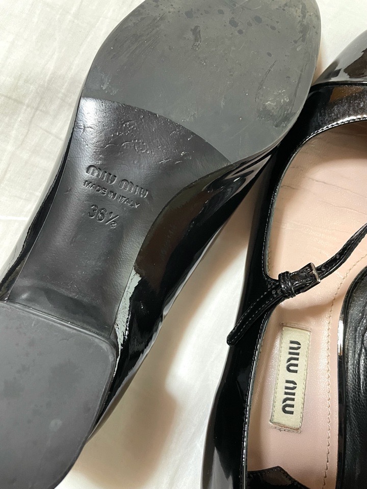 miumiuミュウミュウ 定番人気 ストラップフラットシューズ パンプスバレリーナメリージェーン エナメルレザー プラダPRADA ブラック黒