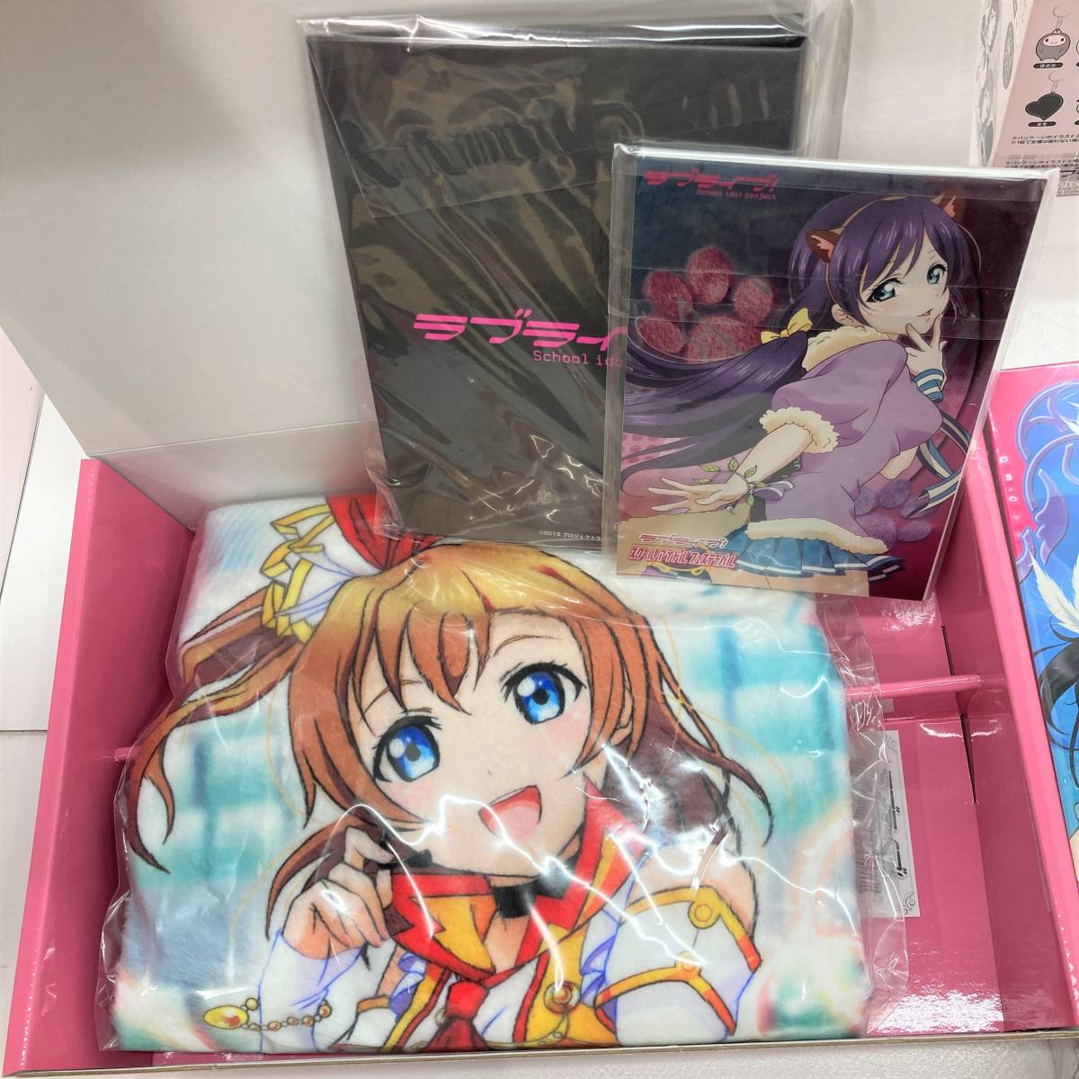 ラブライブ 南ことり デカストラップ6個・缶バッチ大1個小4個セット