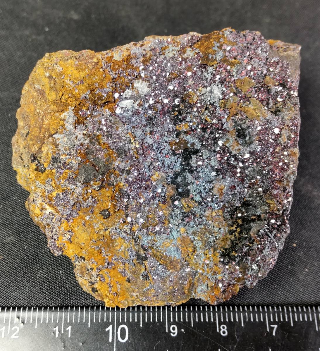 赤銅鉱　cuprite 産地　　アメリカ　アリゾナ州　モレンシー鉱山_画像1