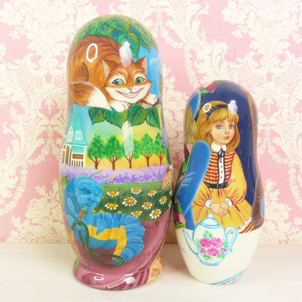 ロシアのマトリョーシカ　Alice in Wonderland　不思議の国のアリス