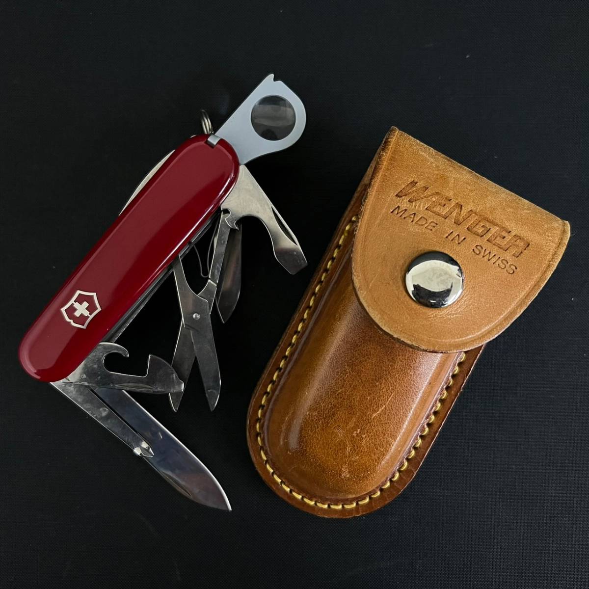 CAg081I VICTORINOX ビクトリノックス No.1.57 93. マルチツールナイフ ソムリエナイフ コルク抜き 栓抜き WENGER ウェンガー レザーケースの画像1