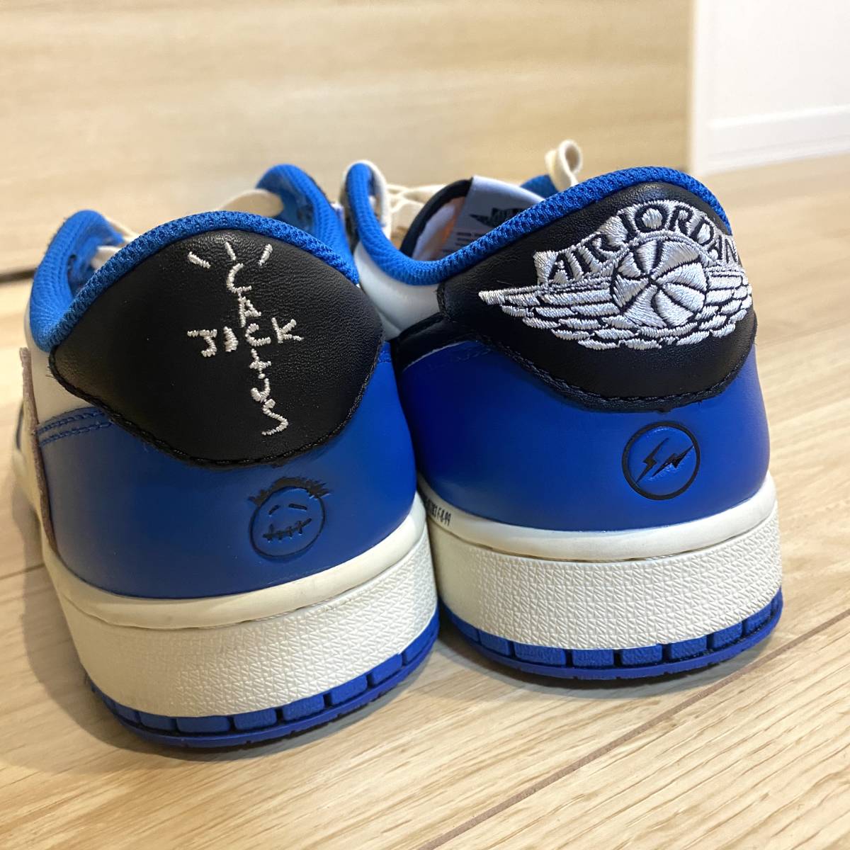 国内正規 Travis Scott × Fragment × Nike Air Jordan 1 Low 国内正規 Travis Scott × Fragment × Nike Air Jordan 1 Low