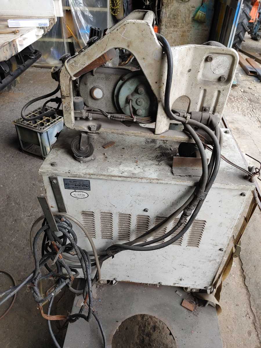 * used large hen semi-automatic welding machine cpxs-200(s-2) Dyna auto Xs200MARKⅡ CO2*MAG welding for direct current power supply 3.200V*