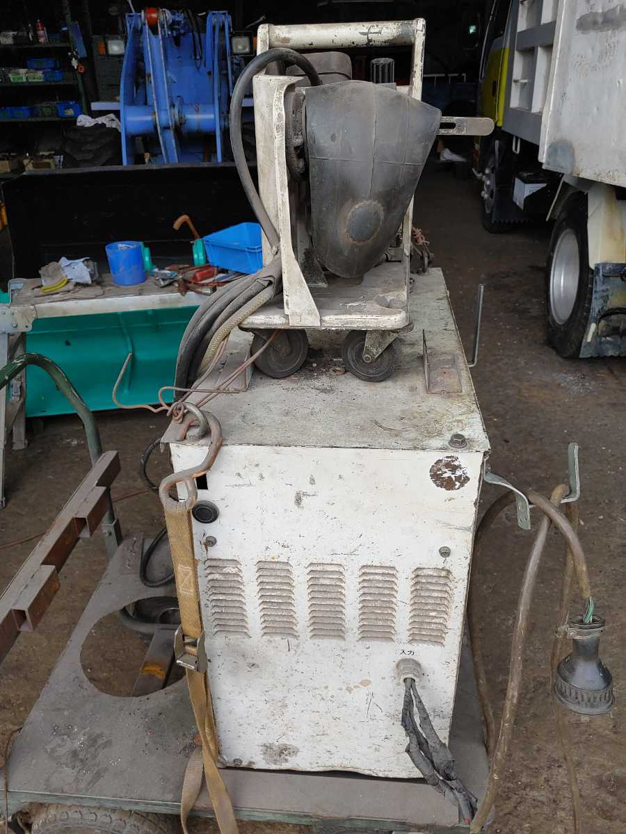 * used large hen semi-automatic welding machine cpxs-200(s-2) Dyna auto Xs200MARKⅡ CO2*MAG welding for direct current power supply 3.200V*