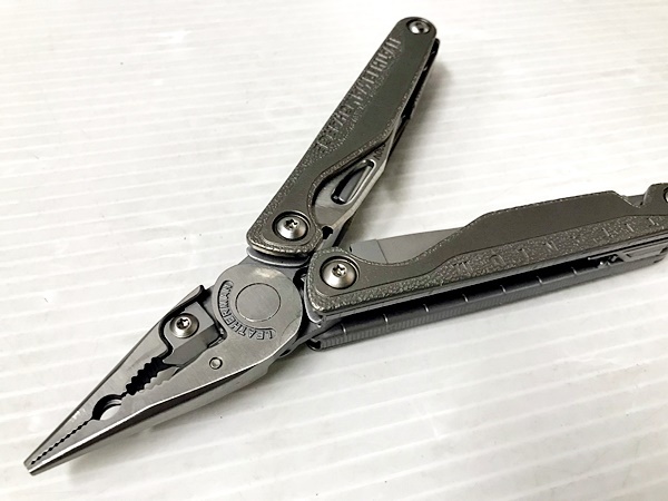 福岡)美品 LEATHERMAN レザーマン CHARGE＋ Tti TITANIUM マルチツール S230115A3 KA15Cの画像3