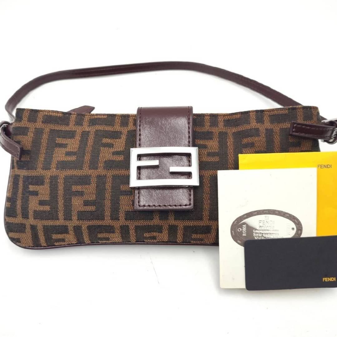 オンラインストア通販 美品 FENDI フェンディ マンマバケット ...