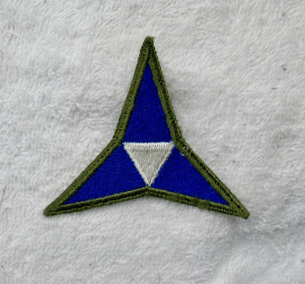 実物 WW2 米国陸軍 第3軍団 肩章 WW2 US ARMY 3RD CORPS SHOULDER PATCH エッジカット 3_画像1