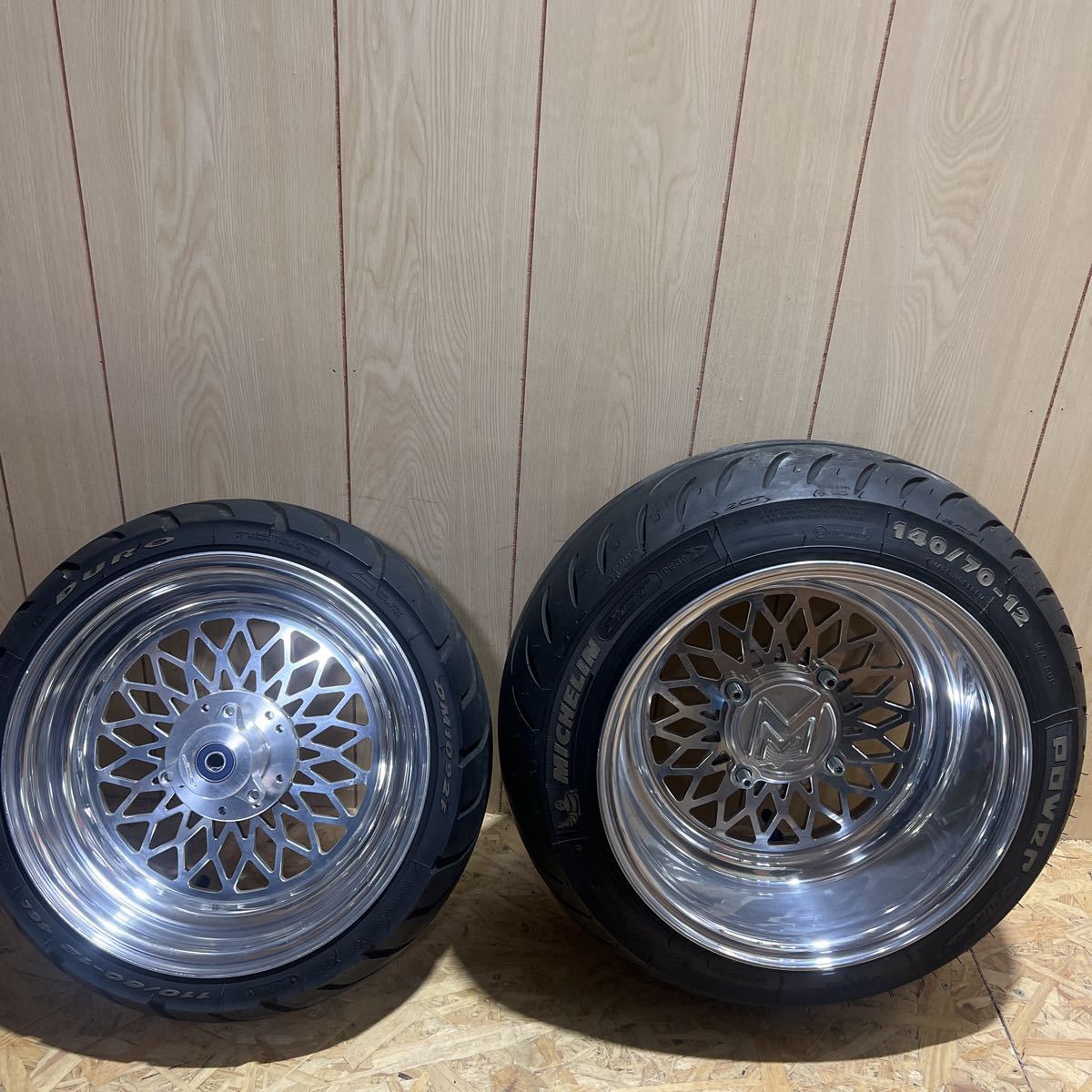 composimoワンピースホイール フロント12×4J リア 12×7J 新品 composimoワンピースホイール フロント12×4J リア 12×7J 新品