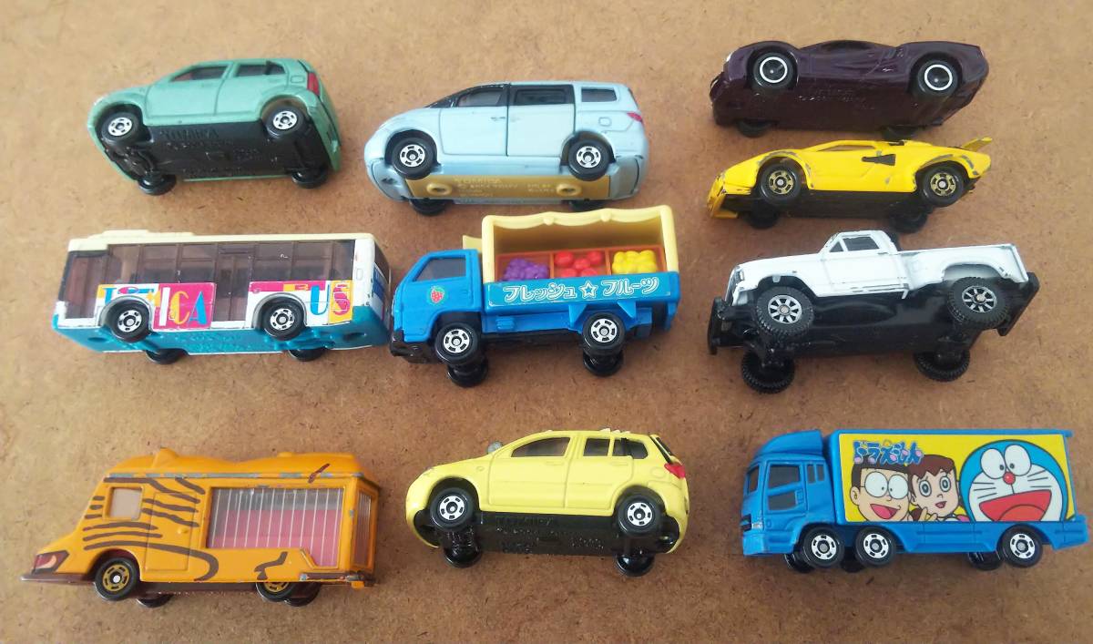 トミカワールド パーキングケース 欠品あり トミカ収納ケース キャリアカー ミニカー 大量セット ライオンバス ドラえもん マジョレット 