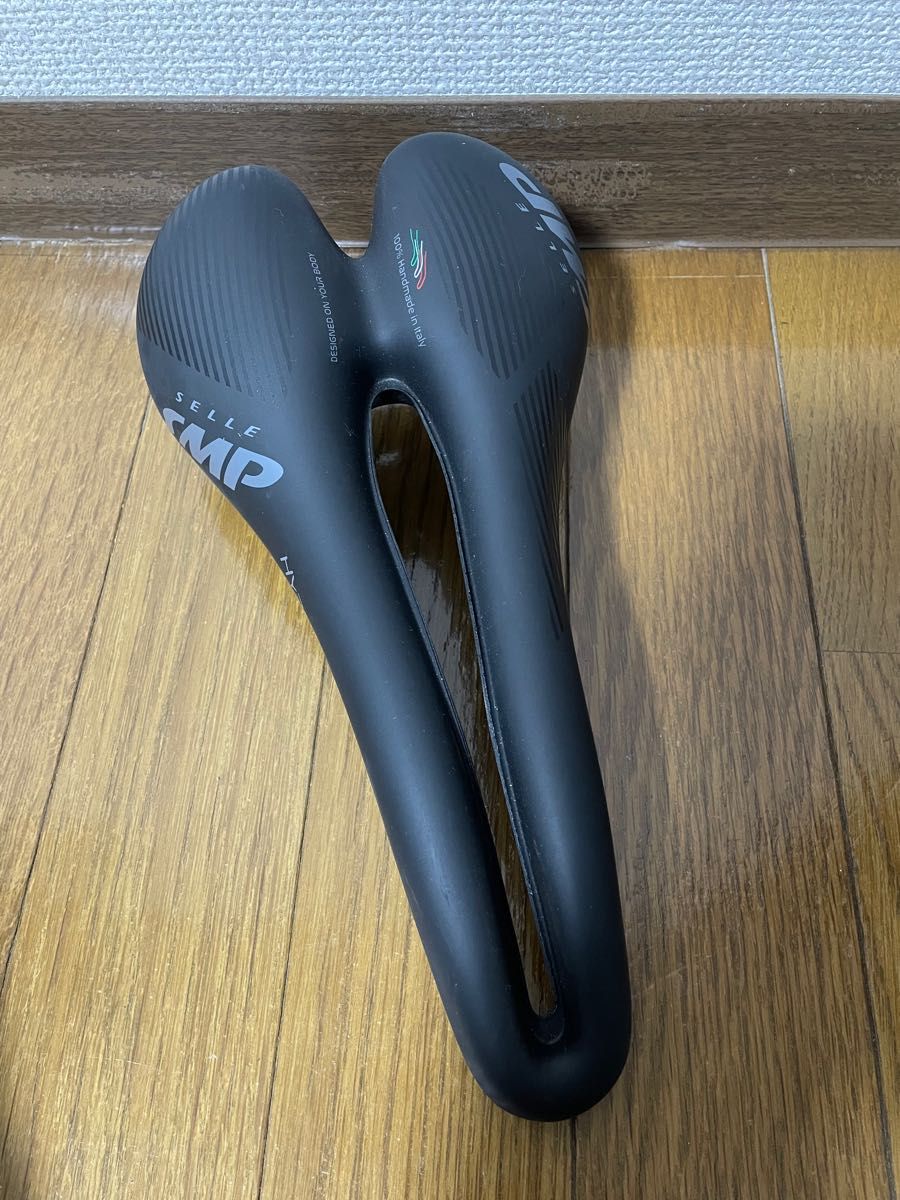 selle SMP HYBRID ロードバイク用サドル