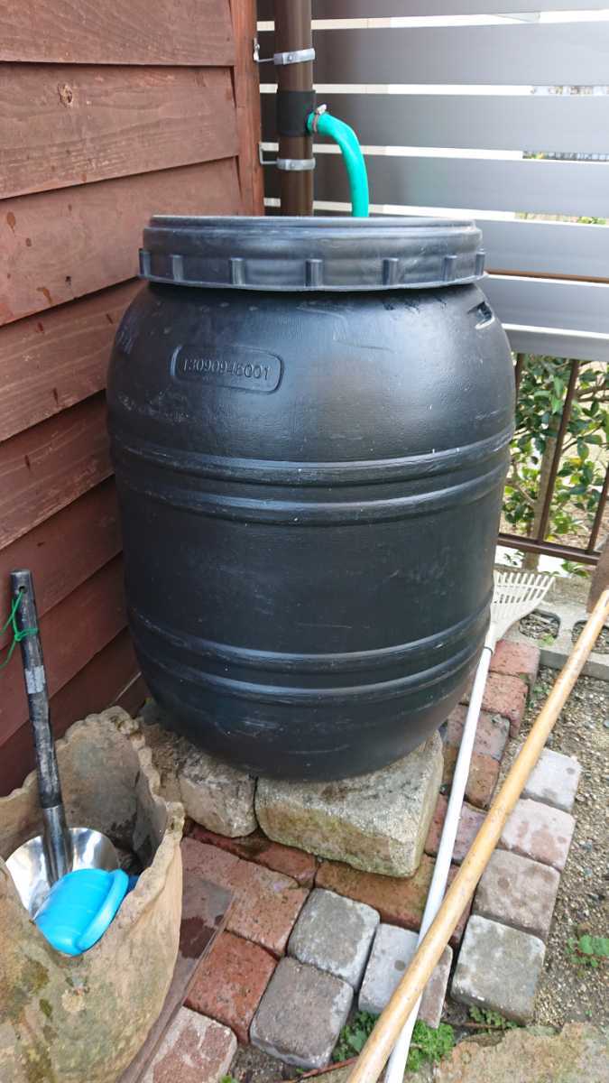 雨水タンク 水タンク 黒130L、ガーデニング 、メダカ飼育_画像1