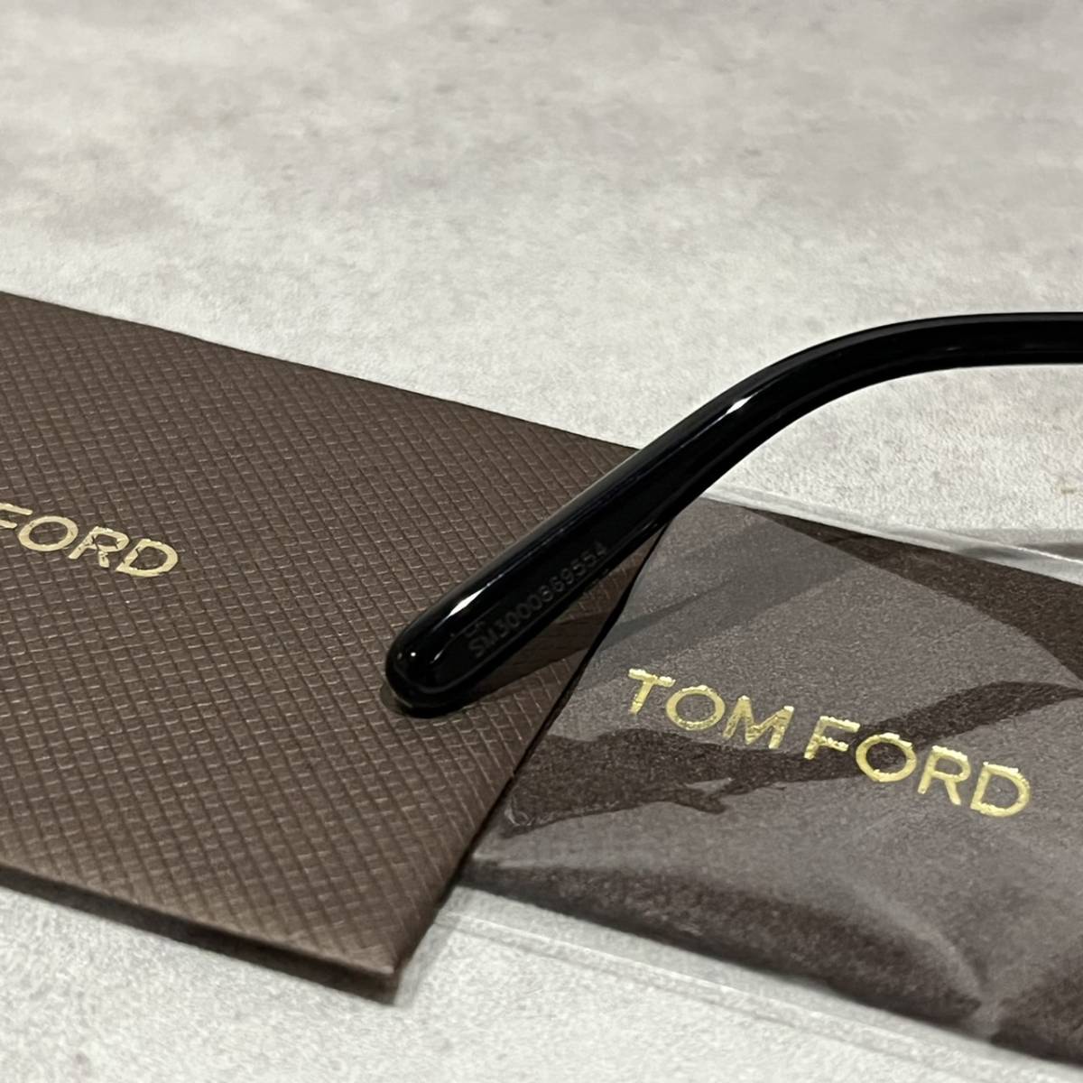 送料無料】【正規品・新品】TOMFORD トムフォード TF962 FT962 01A