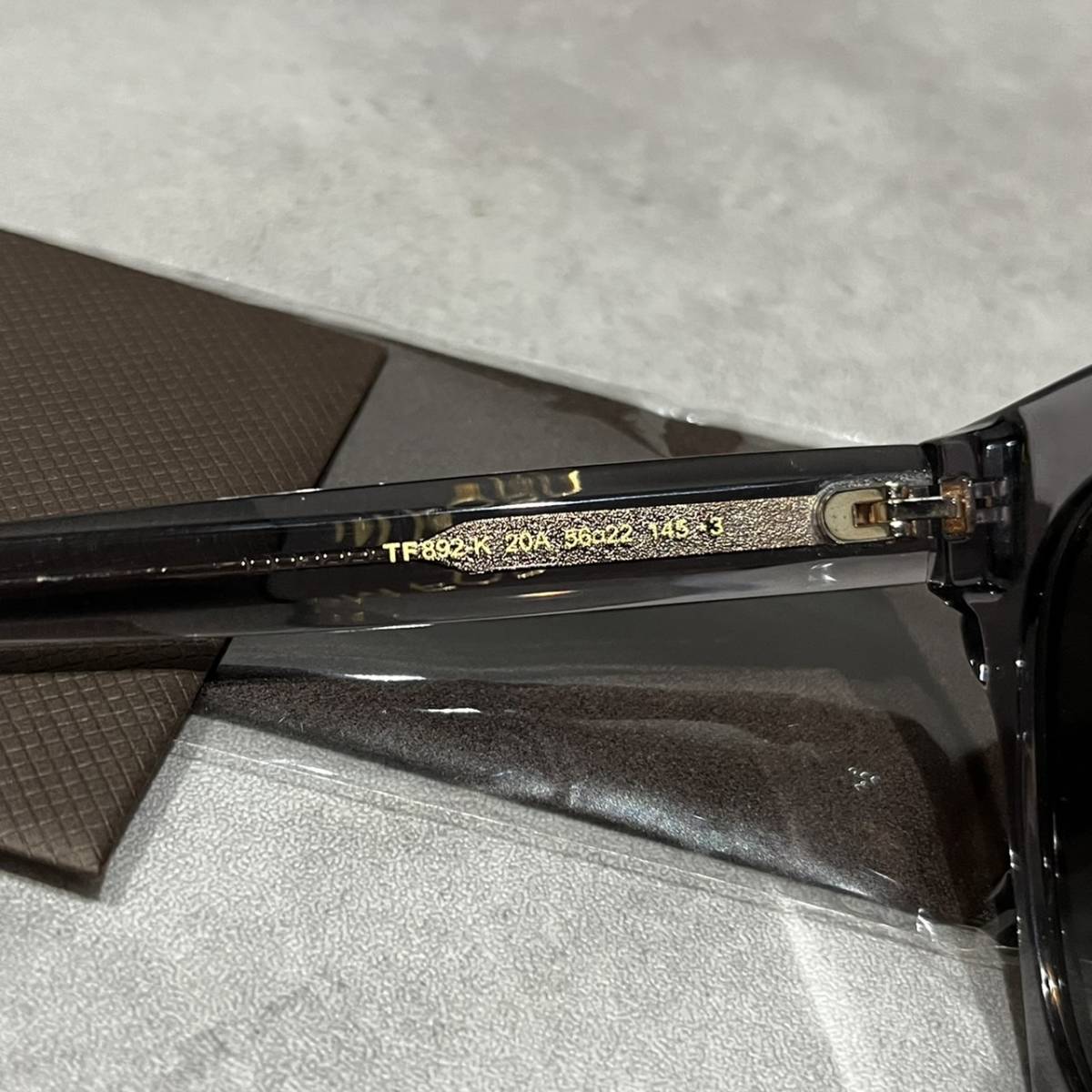 送料無料】【正規品・新品】TOMFORD トムフォード TF892 FT892 20A