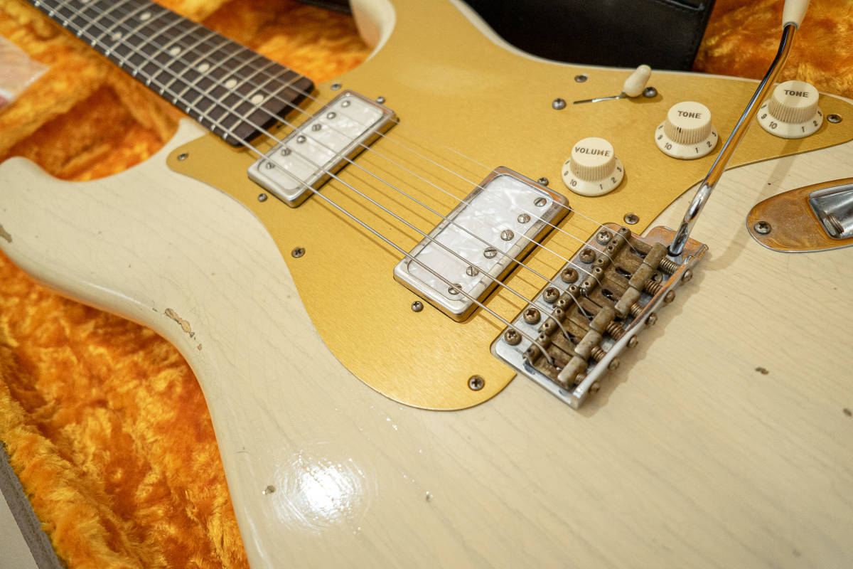 Fender Custom Shop Heavy Relic Stratocaster マイケル ランドウ Flash coat Lacquer White agedの画像3