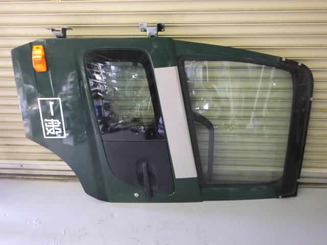 r21202-31-1 ★ 日産 UD トラックス クオン ドア ヒンジ付き 左側 助手席側 H23年 LKG-CG5ZA