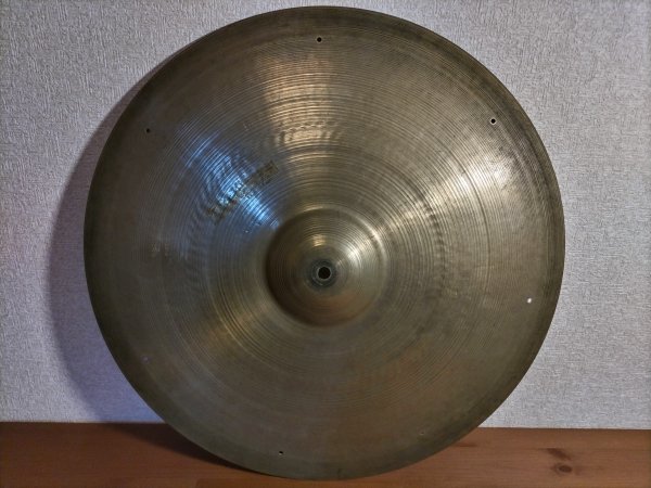 813 ZILDJIAN AVEDIS GENUINE TURKISH CYMBALS 直径約56cm MADE IN USA