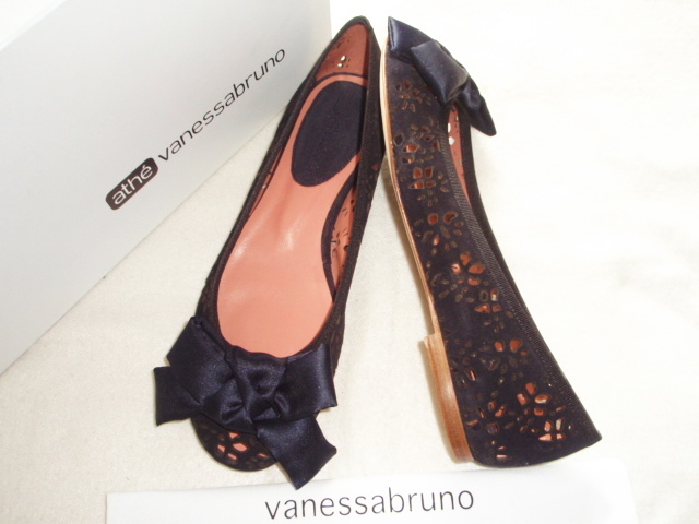 ● vanessa bruno ヴァネッサブリューノ 37 23,5cm 新品 バレエシューズ フラットシューズ 紺 リボン ネイビー 革 花カット かわいい 素敵