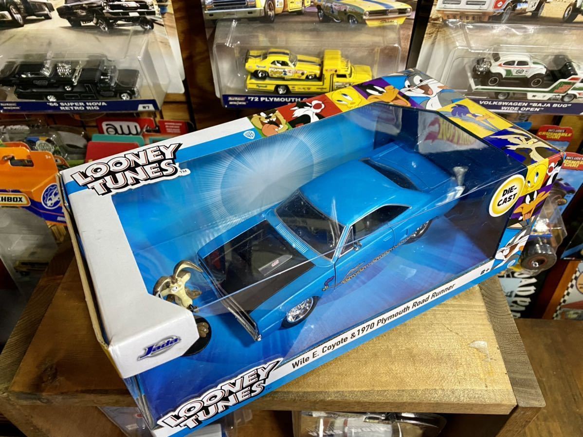 Jada Toys 1/24 1970 plymouth Roadrunner wai Lee * coyote figure attaching new goods * unopened Looney Tunes Hot Wheels liking .