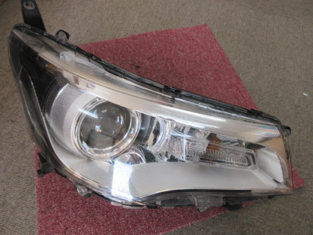 送料無料★　デイズ　ハイウェイスターＸ　平成25年式　DBA-B21W 右側　ＨID　ライト　STAＮLEY　W1048　　管理番号23113M_画像1