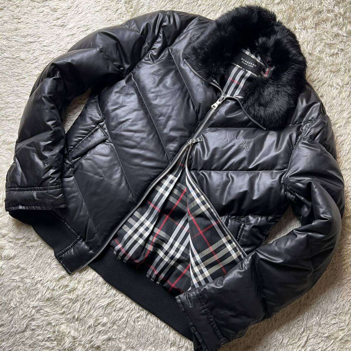 D08 美品 バーバリーブラックレーベル 最高級 ホワイトグース ダウンジャケット BURBERRYBLACKLABEL ノバチェック ホース ラビットファー_画像1