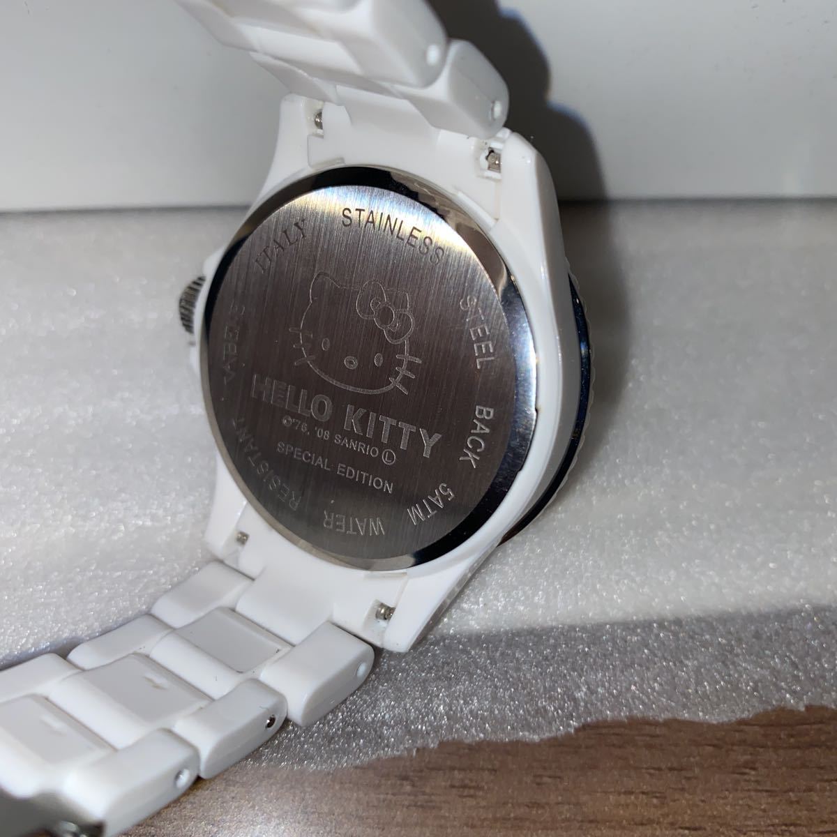  as good as new limited goods VABENE Italy HELLO KITTY Hello Kitty wristwatch white 