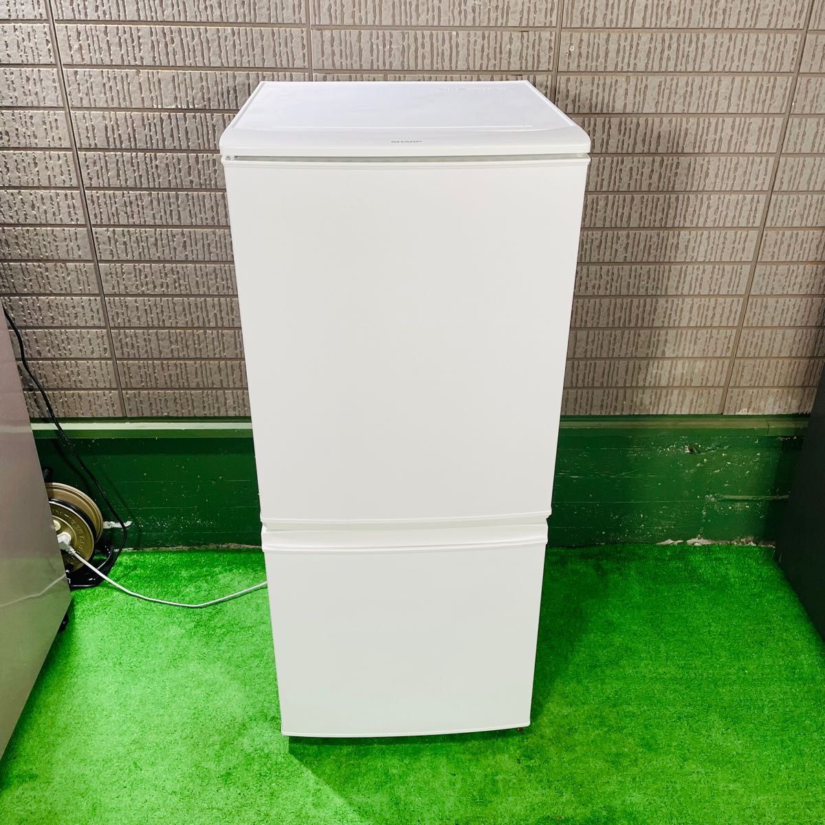 SHARP 137L 冷蔵庫 どっちもドア 耐熱天板【地域限定配送無料】