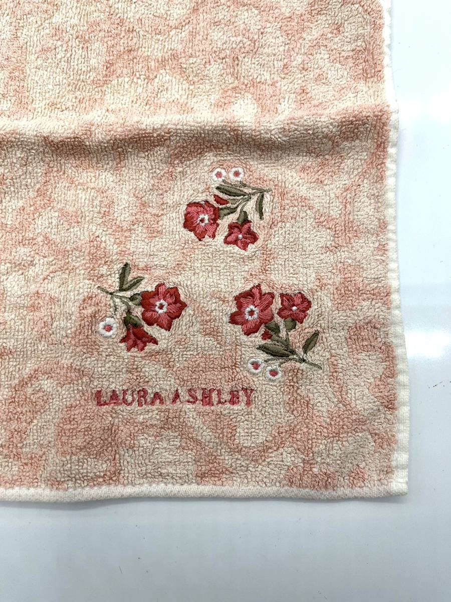 LAURA ASHLEY ローラアシュレイ タオルハンカチ 花柄 刺繍 ピンク系