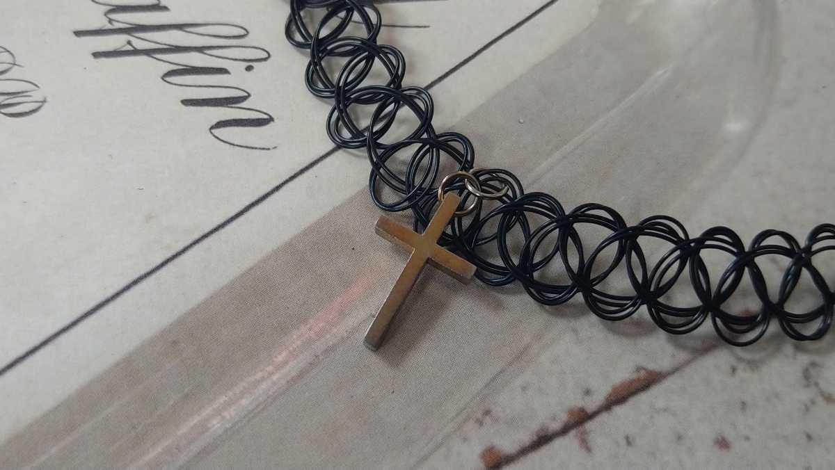 * black cord × small cross motif * choker *