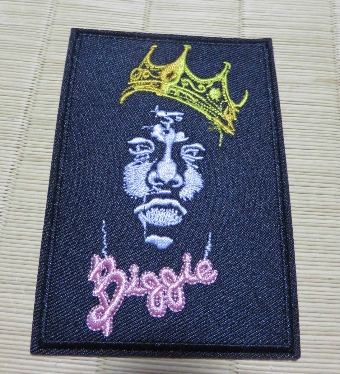 四角◆新品ノトーリアスThe Notorious B.I.G） ビギー（Biggie）　ビッグ（BIG)　ラップ　ラッパー　ヒッポホップ　刺繍ワッペン（パッチ）