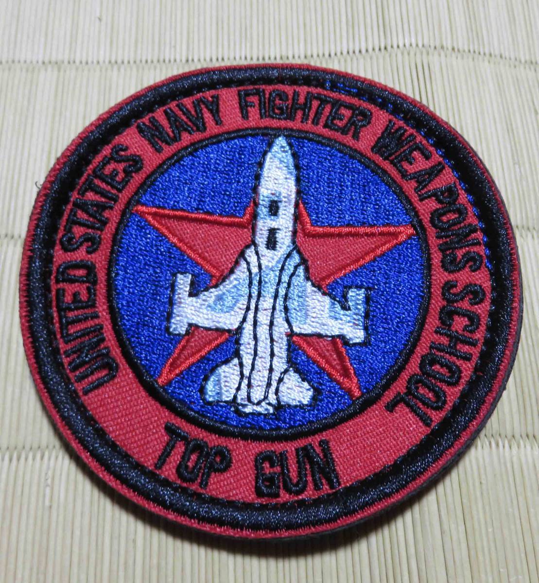 VC円型　DX赤青星トップガンTop Gun　パイロットUS刺繍ワッペン新品◆アメリカ映画　サバゲー　ミリタリー■『ベルクロ　マジックテープ』