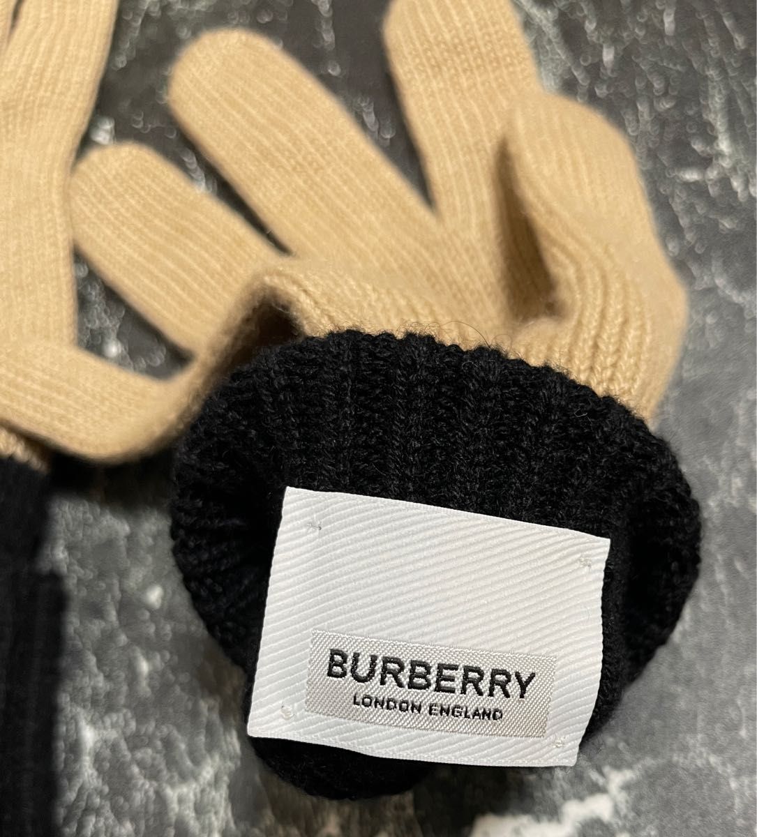 ☆超破格セール☆ 新品 BURBERRY ロゴ カシミア グローブ 手袋