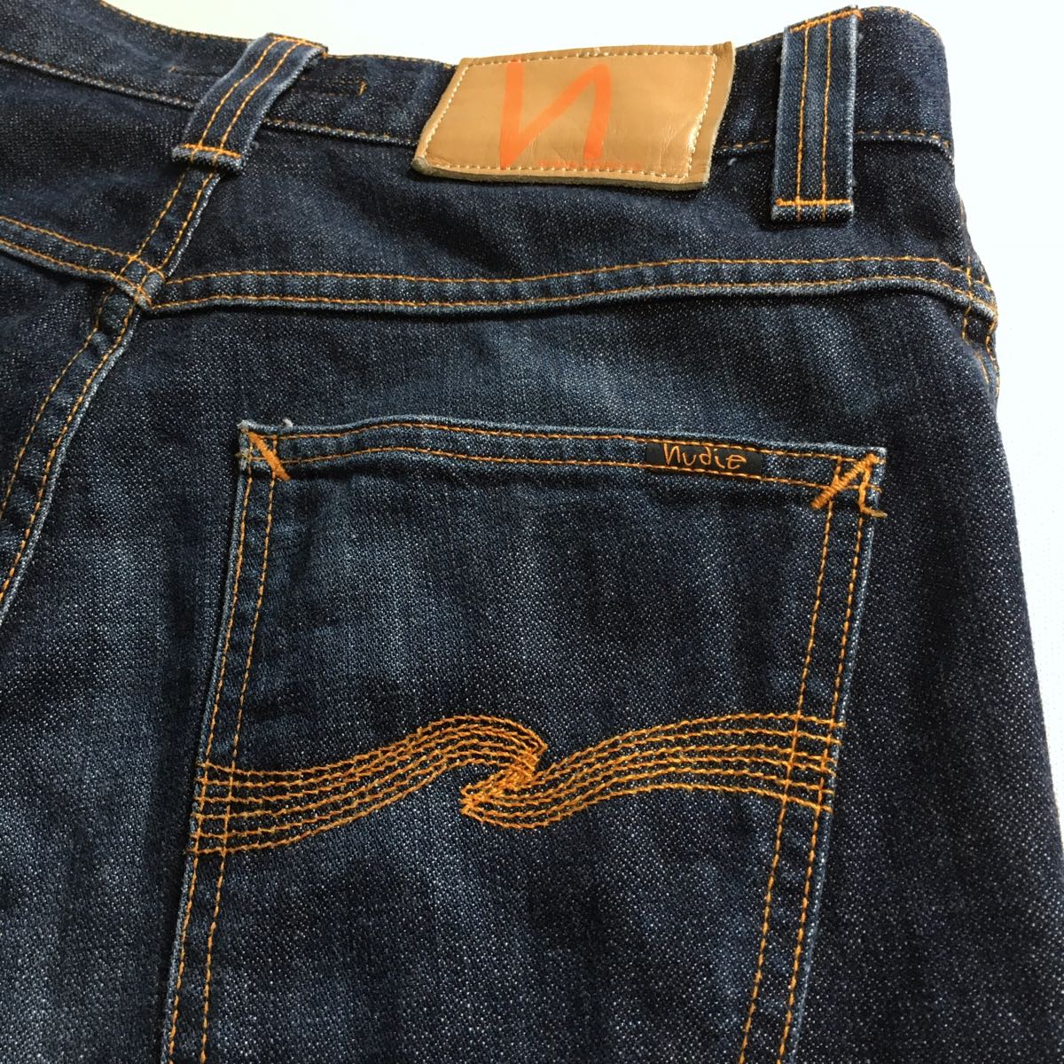 【美品】nudie jeans LOW SLIM JIM 30×32 DRY W78cm ヌディージーンズ スリム ジム スタンダードモデル / デニム ジーンズ_画像9