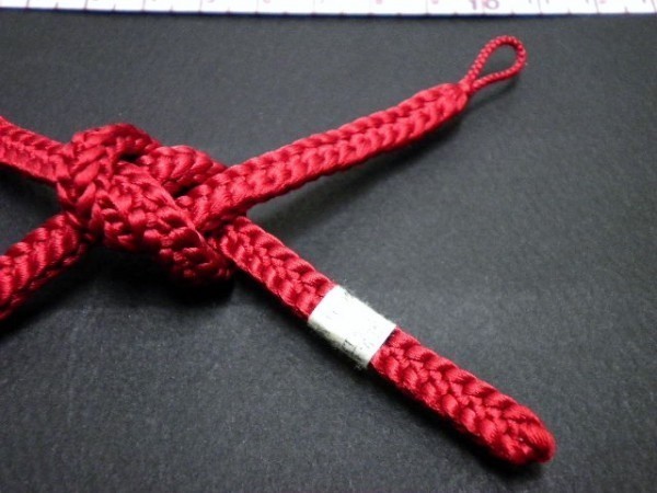 特価 羽織紐「無地・濃く落ち着いた赤の色 マロン色を濃く赤くした感じ」 正絹手組日本製 送料込 七緒着物羽織好きさんに_画像2