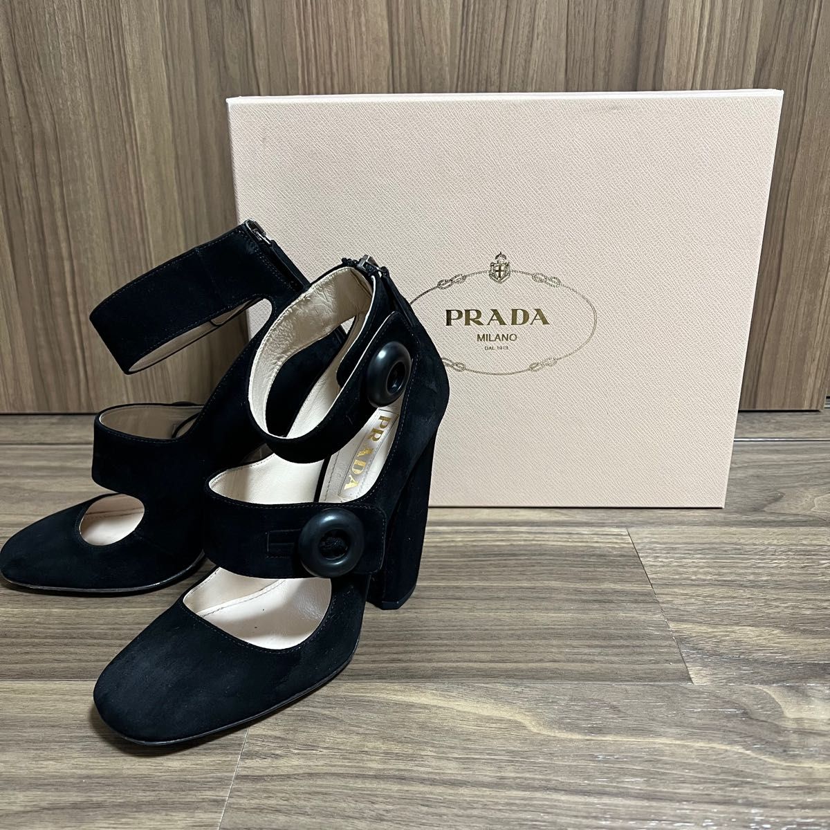 【週末限定値下げ】PRADA プラダ ベルベットサンダル　スエード　ヒール