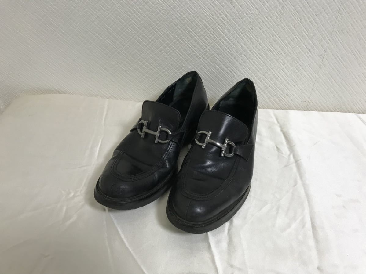 本物フェラガモFERRAGAMO本革レザーガンチーニ金具ローファービジネスシューズブーツ靴メンズ26.5cm8ハーフ黒ブラックイタリア製