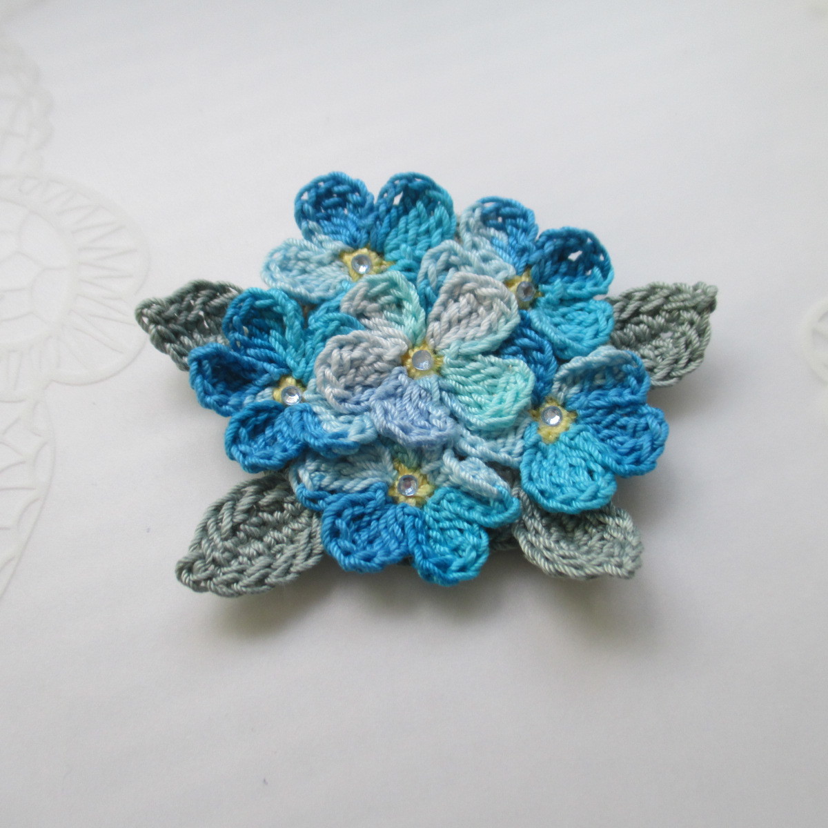 レース編み 小花のブローチ handmade 通販 小花のブローチ④