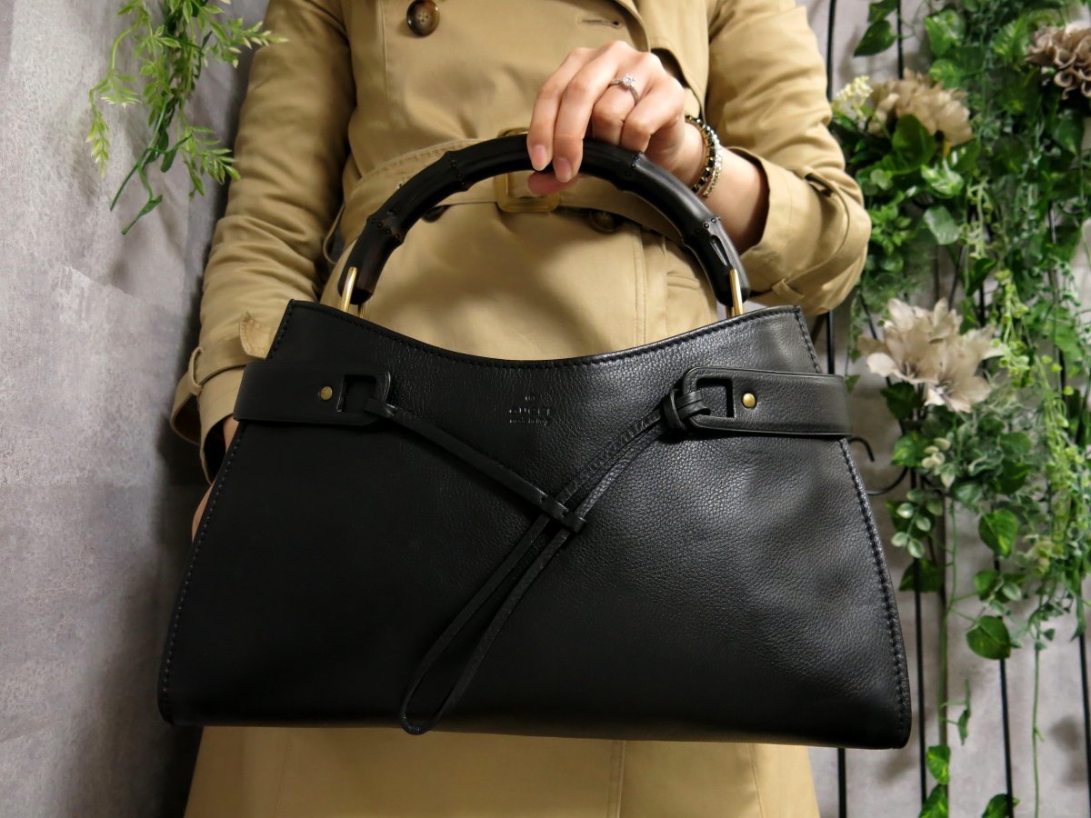 希少美品✨GUCCI ハンドバッグ バンブー ロゴ型押し 大容量 レザー 黒-