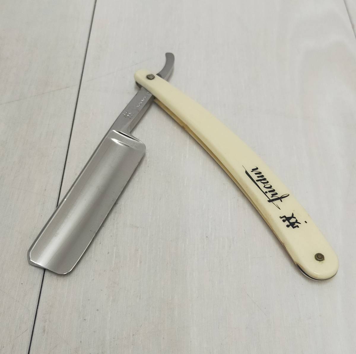 J A HENCKELS SOLINGEN ZWILLINGSWERK ドイツ ヘンケルス ゾーリンゲン 西洋 カミソリ 髭 ヒゲ 剃り 理美容 理容 剃刀|PayPayフリマ HENCKELS ZWILLINGSWERK ・ヘンケルスゾーリンゲン 剃刃
