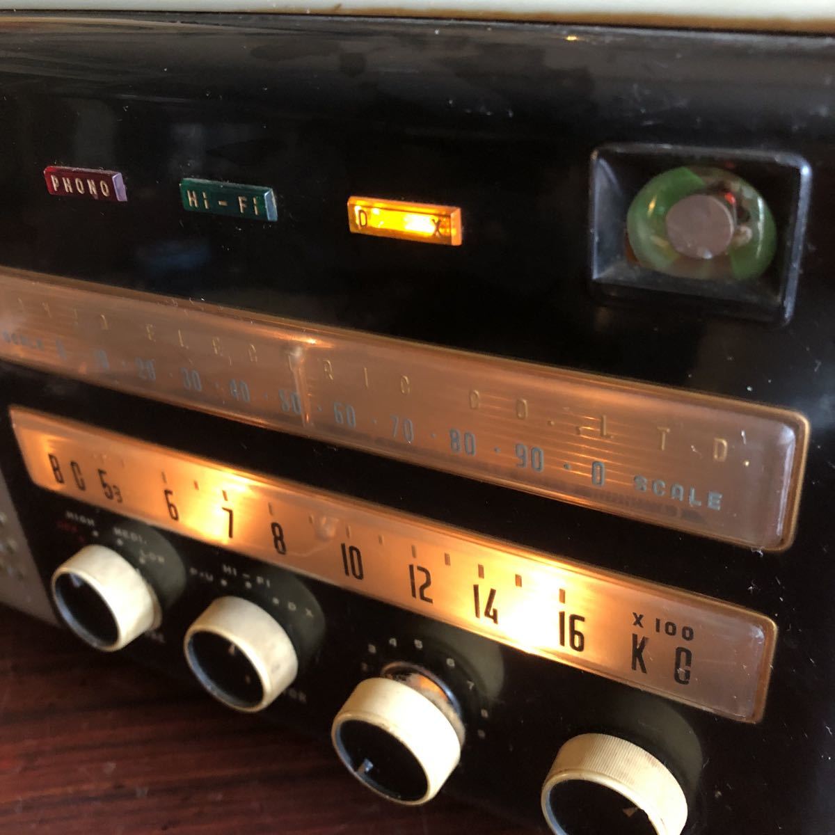 サンヨー ラジオ 昭和レトロ 年代不明 アンティーク電源は入りました。