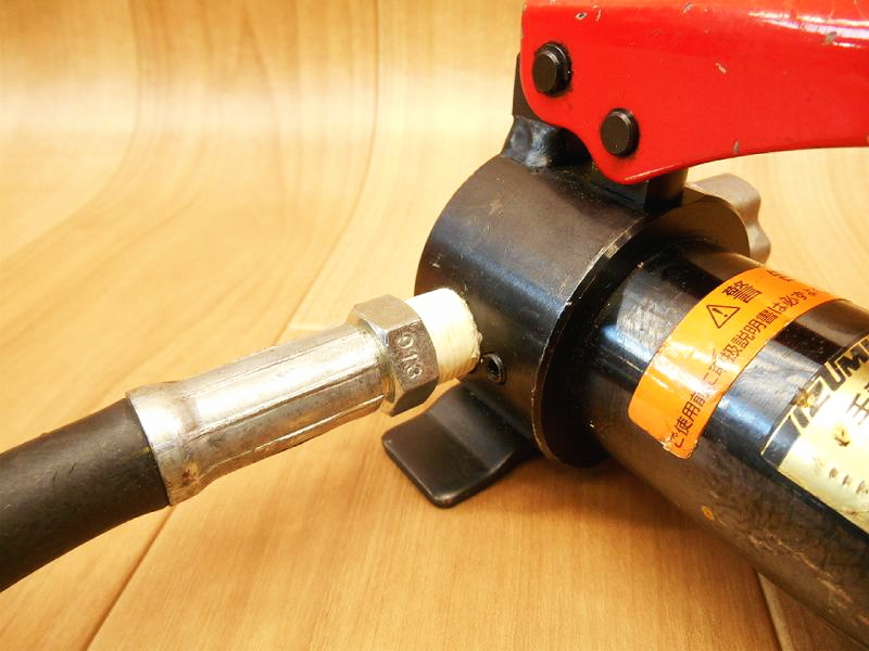 IZUMI HP-180N 泉精器 手動油圧式パンチャー 油圧ポンプ 中古 IZUMI HP-180N 泉精器 手動油圧式パンチャー 油圧ポンプ 中古