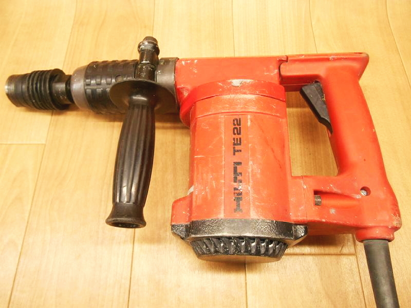 HILTI ヒルティ ロータリーハンマードリル TE22 ハンマドリル 100V 50/60Hz 520W 5.6A ビット付 穴あけ 電動工具 ★動作確認済 No.1827_画像2