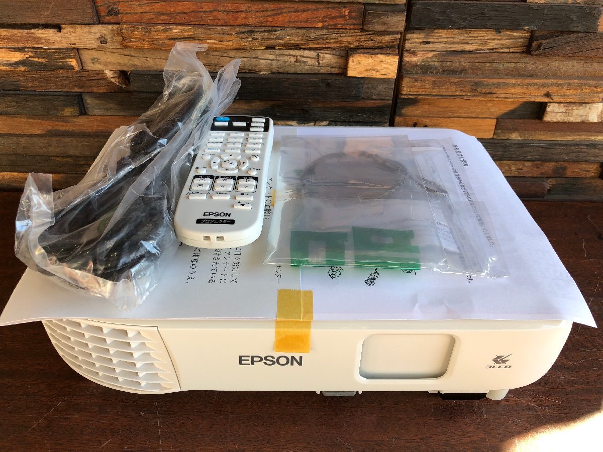 used EPSON 3300lm 液晶プロジェクター EB-W05 HDMI リモコン付き