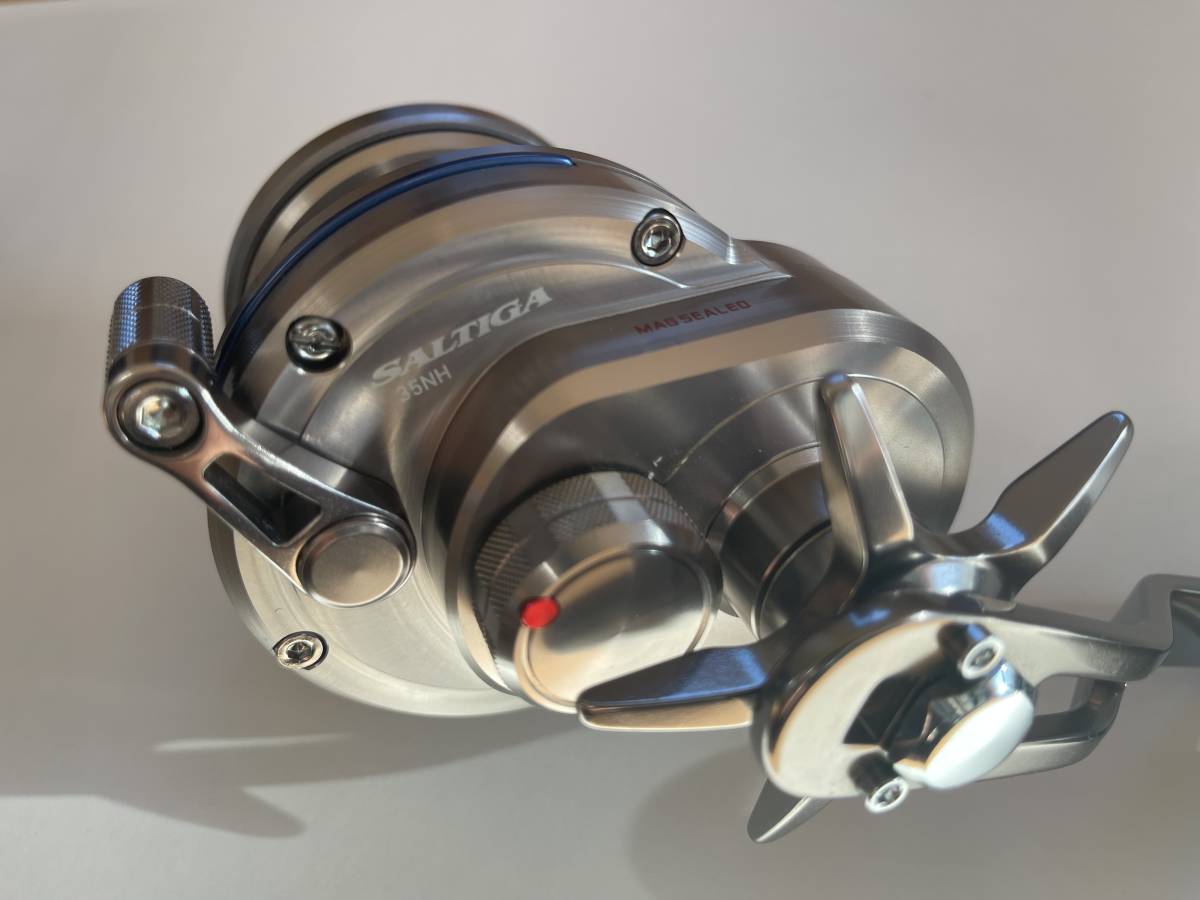 サマーセール35%オフ 【新品】DAIWA SALTIGA 35NH - リール