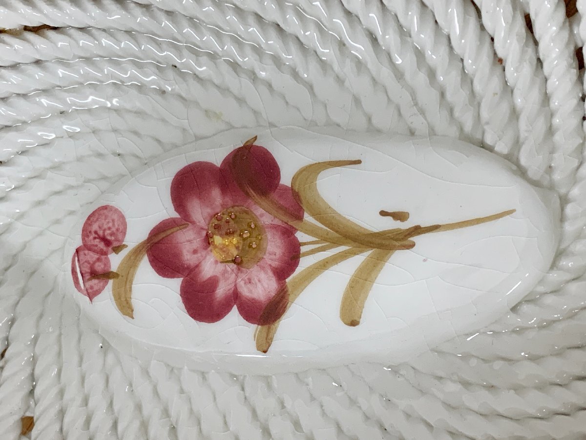 イタリア製　陶器のバスケット　花かご　置物　小物入れ　エレガント　輸入雑貨　薔薇　ハンドメイド_画像6